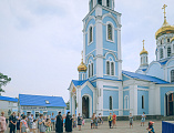 В День семьи любви и верности на Соборной площади города Шахты чествовали многодетные семьи