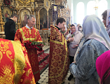 В Донецком Успенском архиерейском подворье поздравили прихожанок с днем памяти святых жен-мироносиц