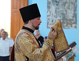 Епископ Симон возглавил молитву у святынь в старинном казачьем храме святителя Николая Чудотворца станицы Еланской