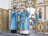 В праздник Иверской иконы Божией Матери владыка Симон совершил Литургию в Покровском кафедрального собора города Шахты
