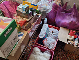В Зверево-Никольском благочинии регулярно оказывается гуманитарная помощь беженцам из Донбасса