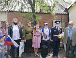 Детский хор храма святителя Пантелеимона г. Гуково поздравил ветеранов Великой отечественной войны с Днем Победы