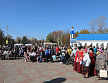 В праздник Покрова Пресвятой Богородицы на Соборной площади города Шахты гостей ждали концерт, казачья уха и мастер-классы