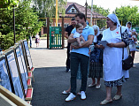 В память о святых царственных страстотерпцах в храме Архангела Михаила прошла выставка «Царь Николай и царица Александра: о семье, любви и верности»