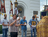 В храме Архангела Михаила ст. Вешенская приняли святыни, движущиеся Крестным ходом из г. Магадана