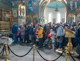В Четверг Страстной седмицы Преосвященнейший епископ Симон совершил Божественную литургию святителя Василия Великого в Покровском кафедральном соборе г. Шахты