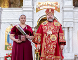 Праздник Светлого Христова Воскресения в Покровском кафедральном соборе города Шахты продолжился великой вечерней