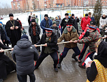 В прощеное воскресенье на площади перед Донским храмом г. Новошахтинска состоялись народные гуляния, посвященные Масленице