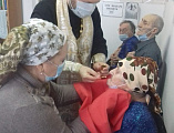 Протоиерей Роман Мясников с пастырским визитом посетил дом престарелых в пос. Садовый