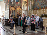 Преосвященнейший епископ Симон в день празднования Происхождения Честных Древ Животворящего Креста Господня совершил праздничную Божественную литургию в кафедральном соборе г. Шахты