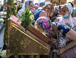 В День Святой Троицы, Пятидесятницы Преосвященнейший епископ Симон совершил Божественную литургию в Покровском кафедральном соборе г. Шахты