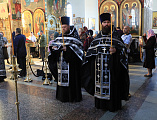 Епископ Симон совершил утреню Великого Пятка с чтением двенадцати Страстных Евангелий