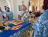 В престольный праздник Преосвященнейший епископ Симон возглавил Божественную литургию в храме Державной иконы Божией Матери города Донецка