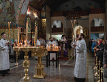 Накануне Вселенской родительской субботы Преосвященнейший епископ Симон совершил вечернее богослужение с парастасом в Покровском кафедральном соборе г. Шахты