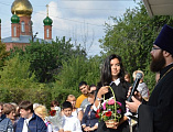 Благочинный Каменск-Шахтинский округа иерей Александр Теличкин принял участие в торжественной линейке в школе № 10
