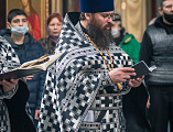 Епископ Шахтинский и Миллеровский Симон совершил Литургию Преждеосвященных Даров в Покровском кафедральном соборе г. Шахты
