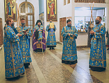 Накануне праздника Введения во Храм Пресвятой Богородицы Преосвященнейший епископ Симон совершил всенощное бдение в Покровском кафедральном соборе г. Шахты