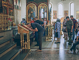 В день памяти святых благоверных князя Петра и княгини Февронии, покровителей семьи и брака Преосвященнейший епископ Симон совершил молебное пение в Покровском кафедральном соборе г. Шахты 