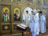 В Троицкую родительскую субботу Преосвященнейший епископ Симон совершил Божественную литургию в храме Архистратига Михаила г. Новошахтинска