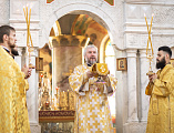 Преосвященнейший епископ Симон совершил воскресную Божественную литургию и иерейскую хиротонию в Покровском кафедральном соборе города Шахты