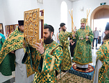 Преосвященнейший епископ Симон совершил чин великого освящения храма преподобного Сергия Радонежского пос. Сидорово-Кадамовский и возглавил Божественную литургию
