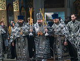 Епископ Шахтинский и Миллеровский Симон совершил Литургию Преждеосвященных Даров в Покровском кафедральном соборе г. Шахты
