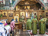 В День Святой Троицы, Пятидесятницы Преосвященнейший епископ Симон совершил Божественную литургию в Покровском кафедральном соборе г. Шахты