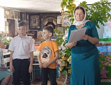 В великий праздник Святой Троицы в храме Архистратига Михаила п. Каменоломни прошли праздничные  мероприятия