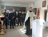 В храме великомученика и целителя Пантелеимона г. Гуково молитвенно почтили память погибших в результате геноцида казачества