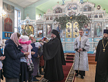 С архипастырским визитом Преосвященнейший епископ Симон посетил приход храма Архистратига Михаила в поселке Каменоломни