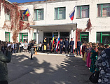 Иерей Николай Налеткин и иерей Иоанн Трофимов приняли участие в торжественном посвящение в казаки учеников 5-го класса МБОУ СОШ № 23 г. Шахты
