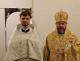 Преосвященнейший епископ Симон совершил воскресную Божественную литургию и иерейскую хиротонию в храме вмч. Пантелеимона пос. Майский