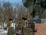 Ко Дню защитника Отечества к мемориальному комплексу в городе Шахты возложены цветы