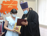 В г. Красный Сулин заместитель председателя Донского парламента, глава Администрации Красносулинского района, представитель Шахтинской епархии и Общественного совета Главка Донской полиции поздравили медиков, работников культуры и социальной сферы 