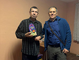 Прихожане Покровского кафедрального собора города Шахты посетили Комплексный социальный центр с подарками