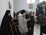 В четверг первой седмицы Великого поста епископ Симон совершил чтение покаянного канона преподобного Андрея Критского в храме Покрова Пресвятой Богородицы города Красный Сулин