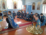 В храме ст. Боковской вместе с сотрудниками пожарной совершен молебен перед иконой Божией Матери, именуемой «Неопалимая Купина»