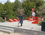 В Позднеевке открыли и освятили памятный знак в честь перезахороненного советского воина Ивана из Ленинграда