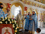 В престольный праздник Преосвященнейший епископ Симон возглавил Божественную литургию в храме Державной иконы Божией Матери города Донецка