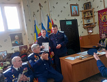 Иерей Димитрий Дяур благословил нового атамана на заседании Городского казачьего общества города Зверево