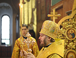 31 декабря в Покровском кафедральном соборе г. Шахты состоялась воскресная Божественная литургия архиерейским чином