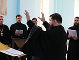Епископ Симон возглавил молитву у святынь в старинном казачьем храме святителя Николая Чудотворца станицы Еланской