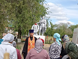 Протоиерей Роман Мясников отслужил заупокойную литию в день поминовения усопших