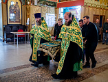 В Покровском кафедральном соборе города Шахты торжественно встретили ковчег с мощами святого праведного Павла Таганрогского