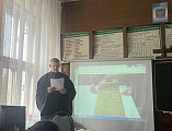 Настоятель и клирик Свято-Покровского храма в Шахтах провели для школьников 23 школы урок в честь Дня православной книги