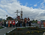 Духовенство и прихожане храмов Гуковского благочиния совершили крестный ход, который завершился соборным служением молебна