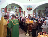 В храме святого праведного Иоанна Кронштадтского г. Шахты совершилось праздничное богослужение в честь престольного дня