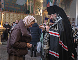 «Каждая душа призывается в храм к Богу, чтобы устроить духовную весну и растопить греховный лед». Епископ Симон совершил вечерню с чином прощения в Покровском кафедральном соборе г. Шахты