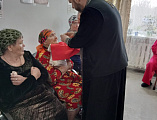 Протоиерей Роман Мясников в Неделю Торжества Православия посетил дом престарелых