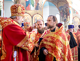 Праздник Светлого Христова Воскресения в Покровском кафедральном соборе города Шахты продолжился великой вечерней